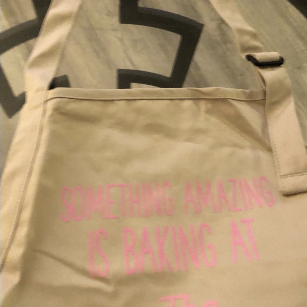 THE SOLVANG BAKERY APRON - Picture 2 of 8